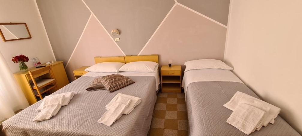 Hotel Astoria リッチョーネ エクステリア 写真