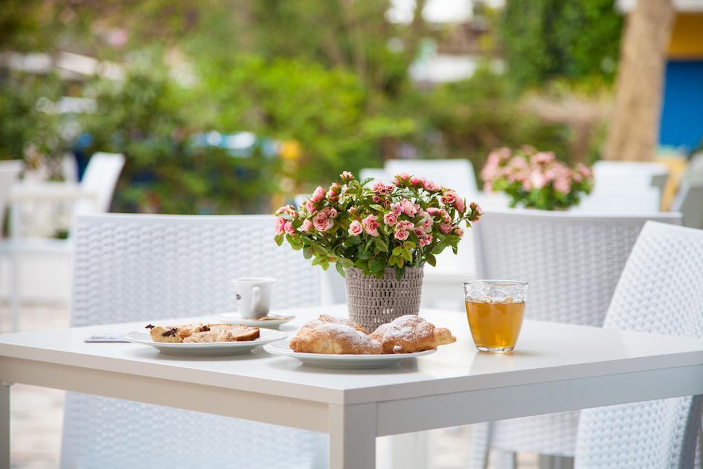 Hotel Astoria リッチョーネ エクステリア 写真