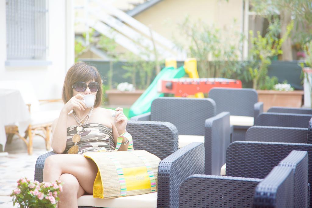 Hotel Astoria リッチョーネ エクステリア 写真